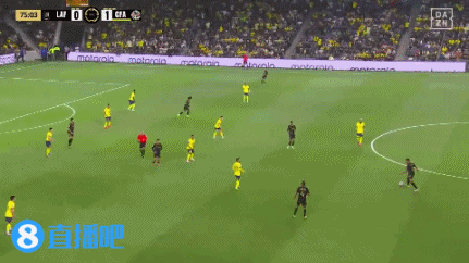 金年会金字招牌诚信至上错失良机！博安加接长传直接回做，吉鲁跟进推射被封堵